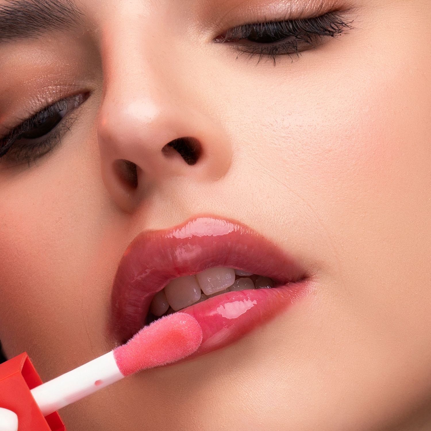Katia Lip Gloss# Gloss Your Lips Red
