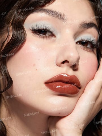 ايسنس ملمع شفاة اكستريم شاين ٠١