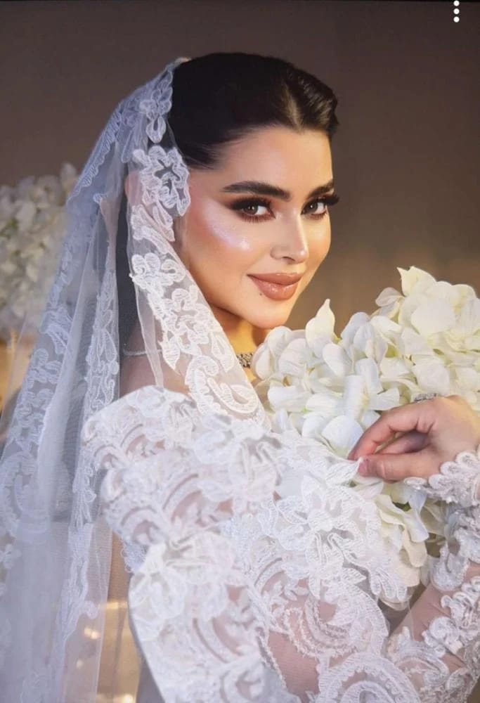 ليندا عدسات لاصقة ملونة - لاتيه